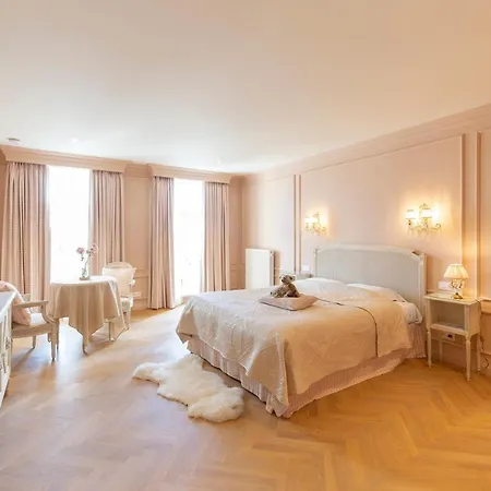 Mirabel Guest house
