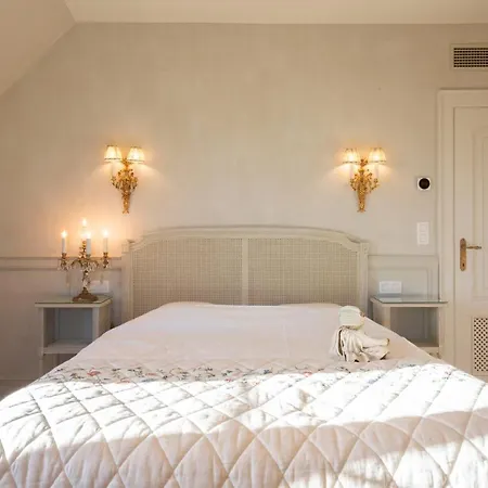 Mirabel Guest house